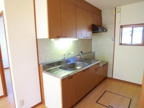 メロディ三浦のキッチン|【３ＬＤＫ♪】広々キッチン（ガスコンロ設置可）、ＴＶモニター付インターホン♪