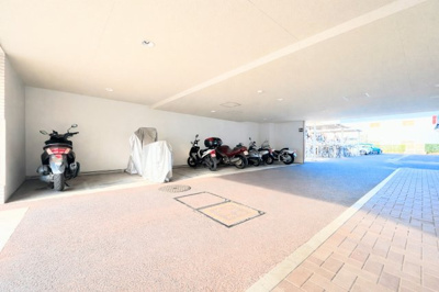 【駐車場】 | ◆◇レクセル横浜日吉◆◇ | ◆その邸が魅せる、気品・上質・重厚感・極細やかさ、そのすべては訪れた者に安らぎと品性を与える特別な空間です。ここに住むからこそ意味がある。すべての（始まり）をここから迎えます。