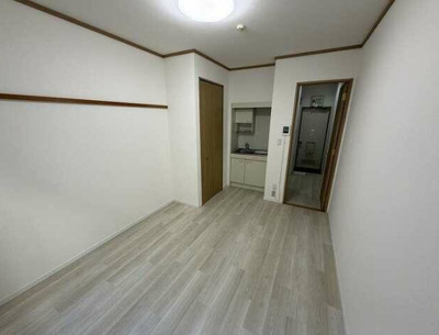 【内装】 | テン・メイツ | リビングを別角度から