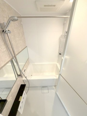 メゾンエクレーレ昭島  １階の浴室