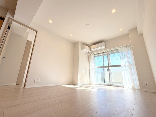 メゾンエクレーレ昭島  １階