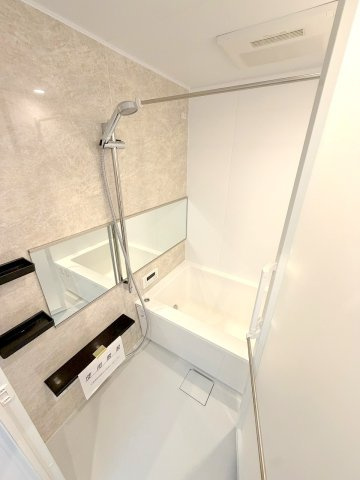 メゾンエクレーレ昭島  １階の浴室