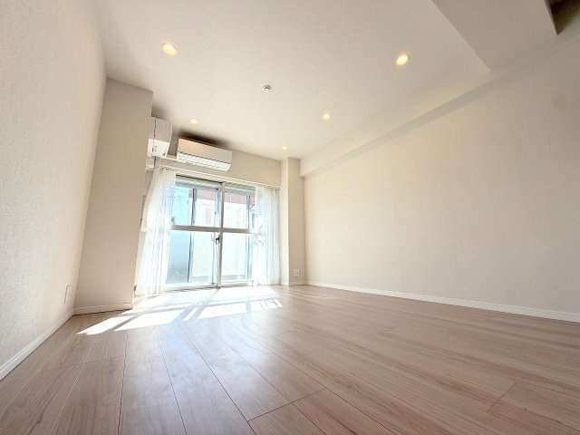 メゾンエクレーレ昭島  １階の居間・リビング