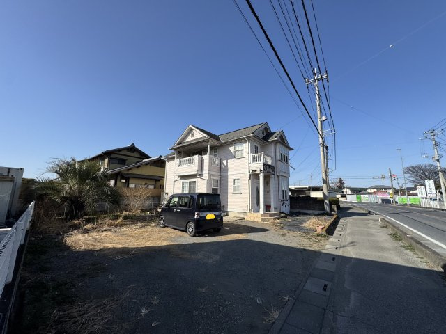 -三丁目不動産-　本庄市上真下　平成14年築の駐車場