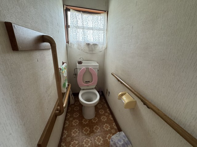 -三丁目不動産-　深谷市岡のトイレ