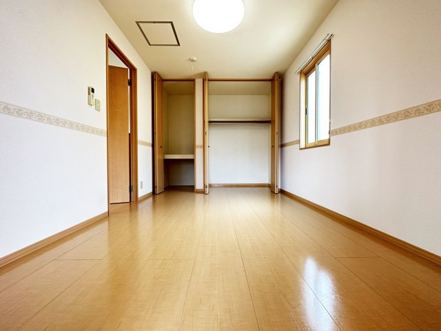 Ａｍｂｅｎｔｅ Ｂｕｅｎｏ C棟の洋室