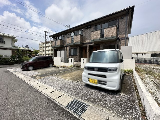 Ａｍｂｅｎｔｅ Ｂｕｅｎｏ C棟の駐車場