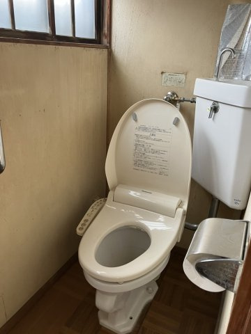 桐生市東小学校裏店舗兼住居のトイレ