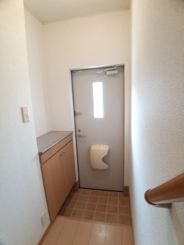 ハーベストホーム壱番館　Ⅱの玄関|明るい玄関です