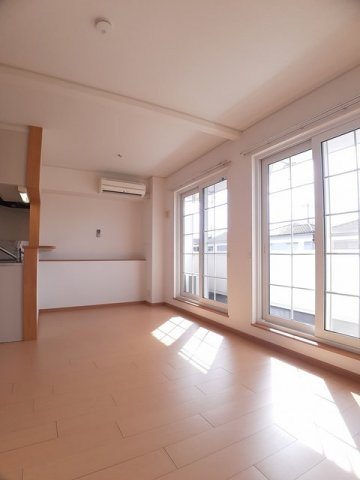 ハーベストホーム壱番館　Ⅱの居間・リビング|居間です