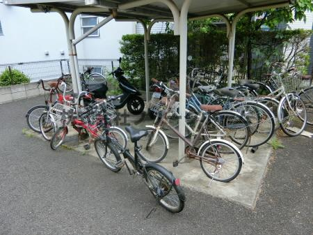 三鷹市牟礼４丁目のアパートのエントランス