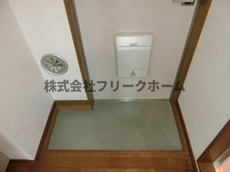 三鷹市牟礼４丁目のアパートの玄関