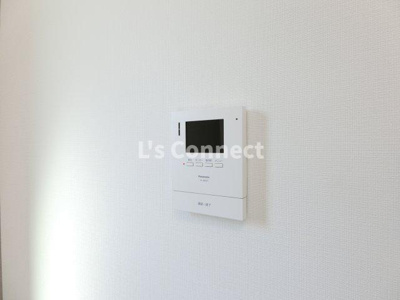 【セキュリティ】 | ルミナ旭ヶ丘 | 突然の来客もＴＶモニターホンでしっかり確認。