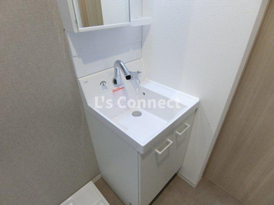 【洗面所】 | ルミナ旭ヶ丘 | 朝の支度もスムーズな独立洗面台。