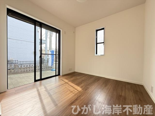 平塚市田村５丁目　中古戸建の内装|新規リフォーム完了！　5.5帖　洋室