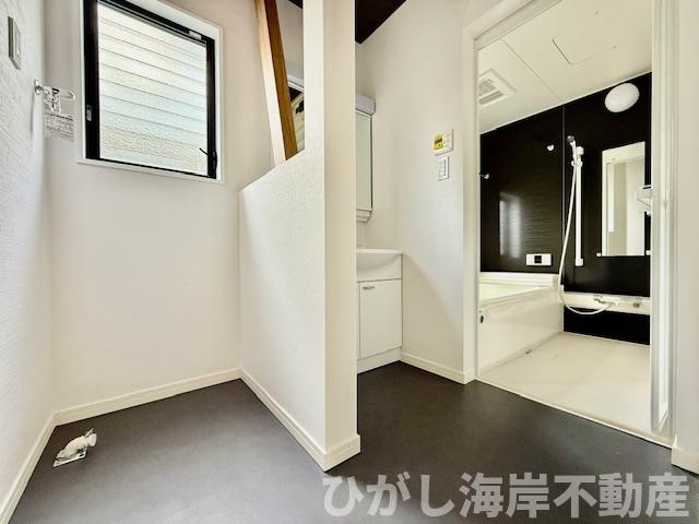 平塚市田村５丁目　中古戸建の脱衣所|新規リフォーム完了！　脱衣スペース