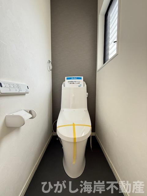 平塚市田村５丁目　中古戸建のトイレ|新規リフォーム完了！　洗浄機能付きお手洗い