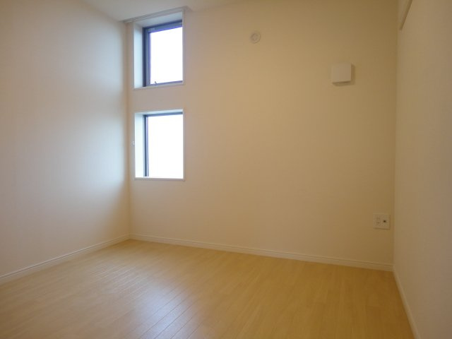 プティクール湊の内装|洋室