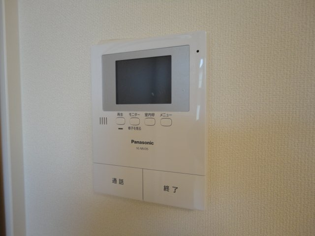 プティクール湊の内装|カメラ付インターホン