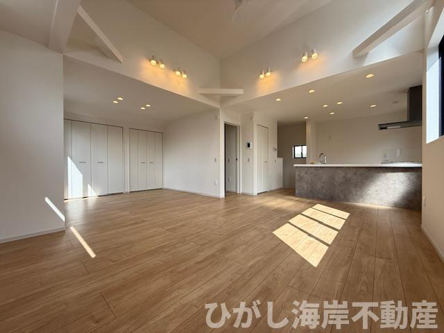 藤沢市羽鳥5丁目　新築戸建　全２棟のダイニング|22.1帖　吹抜付LDK