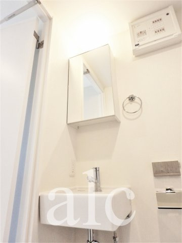 Ludens高円寺【ルーデンス高円寺】の洗面所|嬉しい独立洗面所です♪