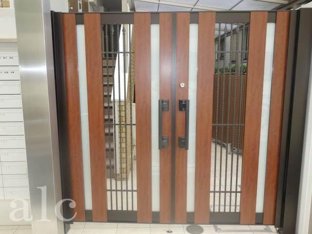 桐栄グランデのエントランス