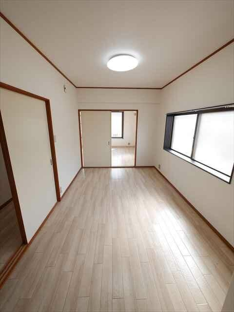 睦町ビルの居間・リビング