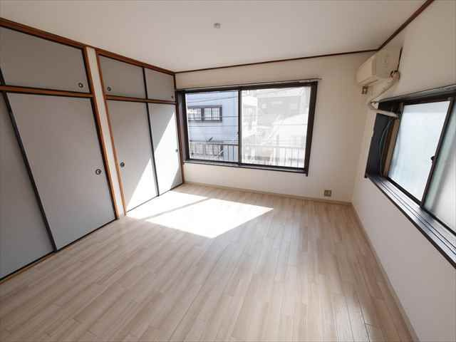 睦町ビルの居間・リビング