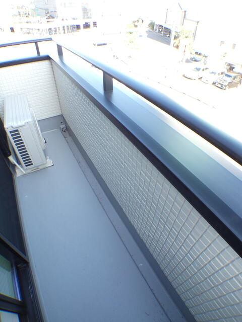 セントラルコート松戸のバルコニー