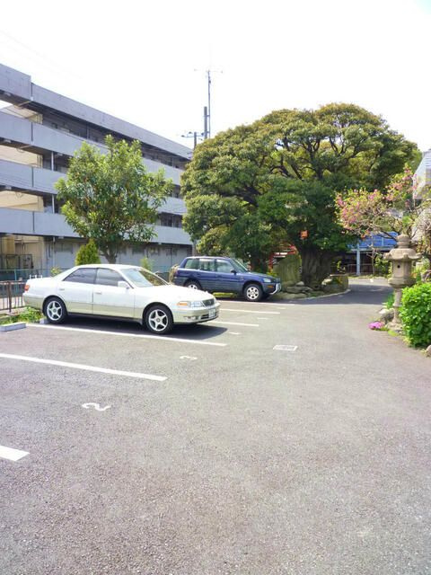 ディアコート・イチローの駐車場