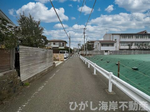 藤沢市片瀬海岸２丁目　売地　全４区画の前面道路含む現地写真|現地外観