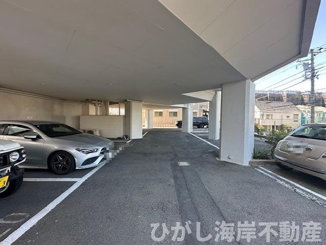 片瀬東映マンションの駐車場|敷地内駐車場
