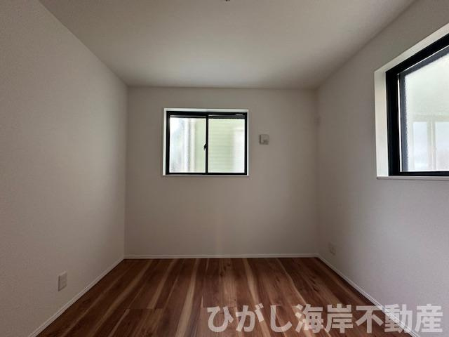 藤沢市片瀬４丁目　新築戸建　の内装|4.6帖　洋室