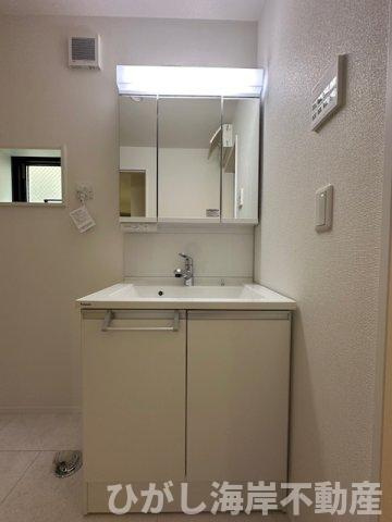 藤沢市片瀬４丁目　新築戸建　の独立洗面台|洗面化粧台