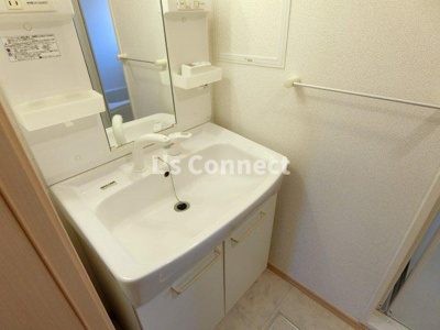 【洗面所】 | クレメント杜の丘 | 朝の支度もスムーズな独立洗面台。