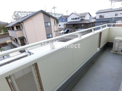 【バルコニー】 | クレメント杜の丘 | ２階のお部屋で洗濯物もたくさん干せます。