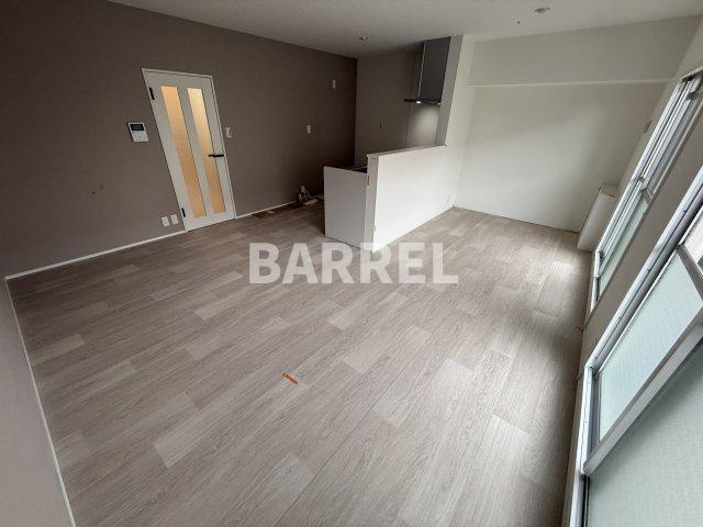 有楽箕面ハイツ6号棟の居間・リビング