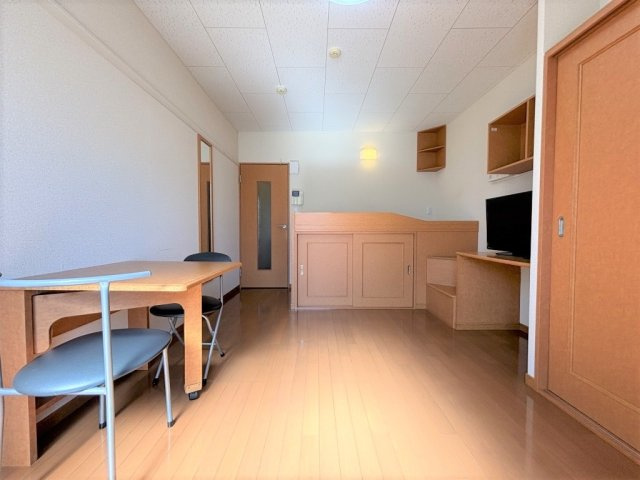 レオパレス小田の居間・リビング