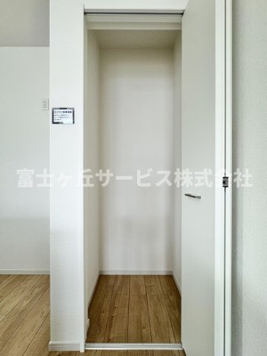 【収納】 | 静岡市駿河区中島 3期 新築一戸建て | キッチンにあるパントリーです
