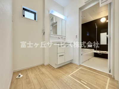 【脱衣所】 | 静岡市駿河区中島 3期 新築一戸建て | 脱衣場です