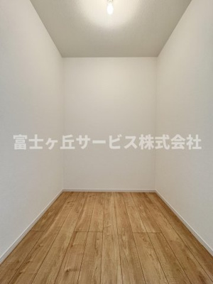 【収納】 | 静岡市駿河区中島 3期 新築一戸建て | 収納豊富なウォークインクローゼット