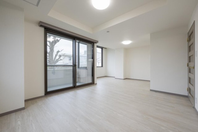 【居間・リビング】 | クリスタルコート