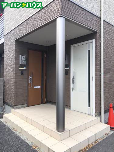 シャーメゾンMOMOのエントランス