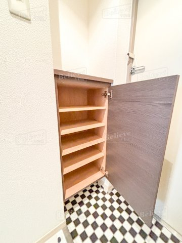 リード中央町の内装