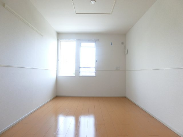 エイト史竹の洋室