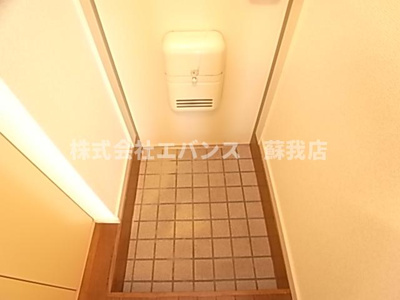 【玄関】 | バードヒルズ | 収納もある玄関です