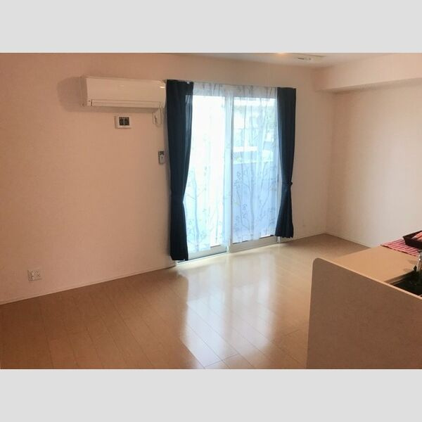 レスペランスA棟の居間・リビング