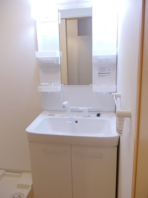 【独立洗面台】 | シャンフルール・アイ | 独立洗面台、小物を置くことができて便利です