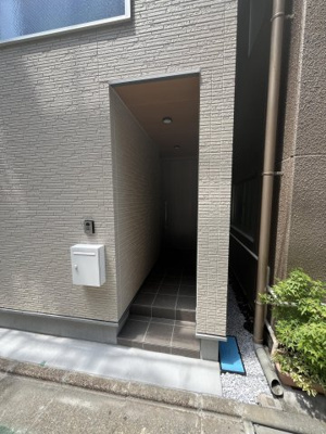 【エントランス】本郷2丁目戸建