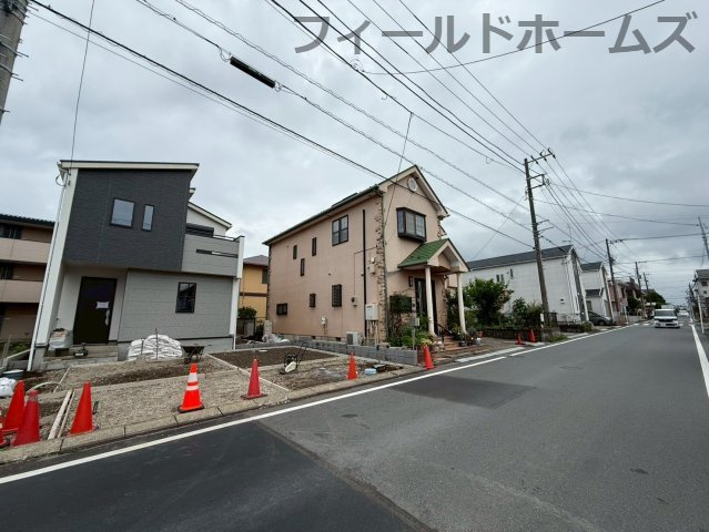 平塚市西八幡3丁目新築戸建て　1号棟の前面道路含む現地写真